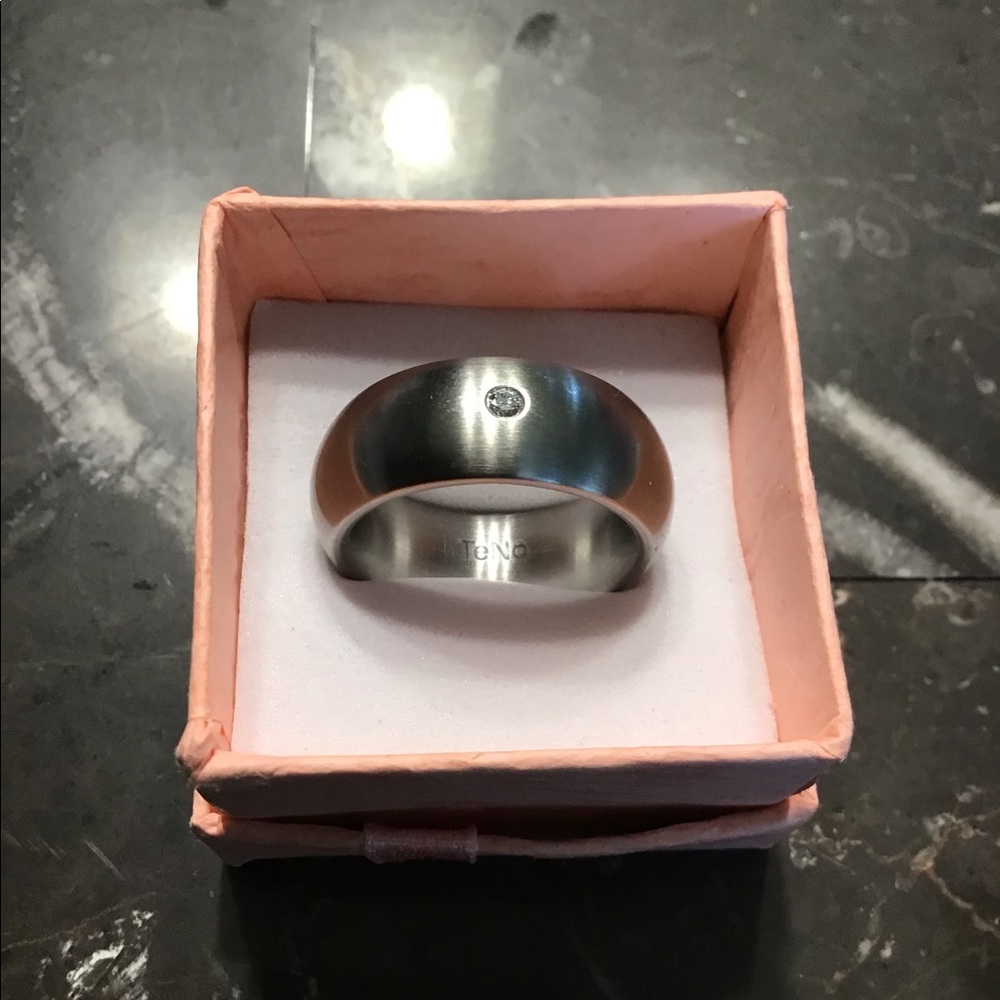TeNo Stainless w/diamond size 5